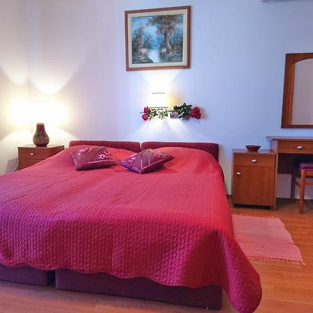 Apartments Radis Затон Екстериор снимка