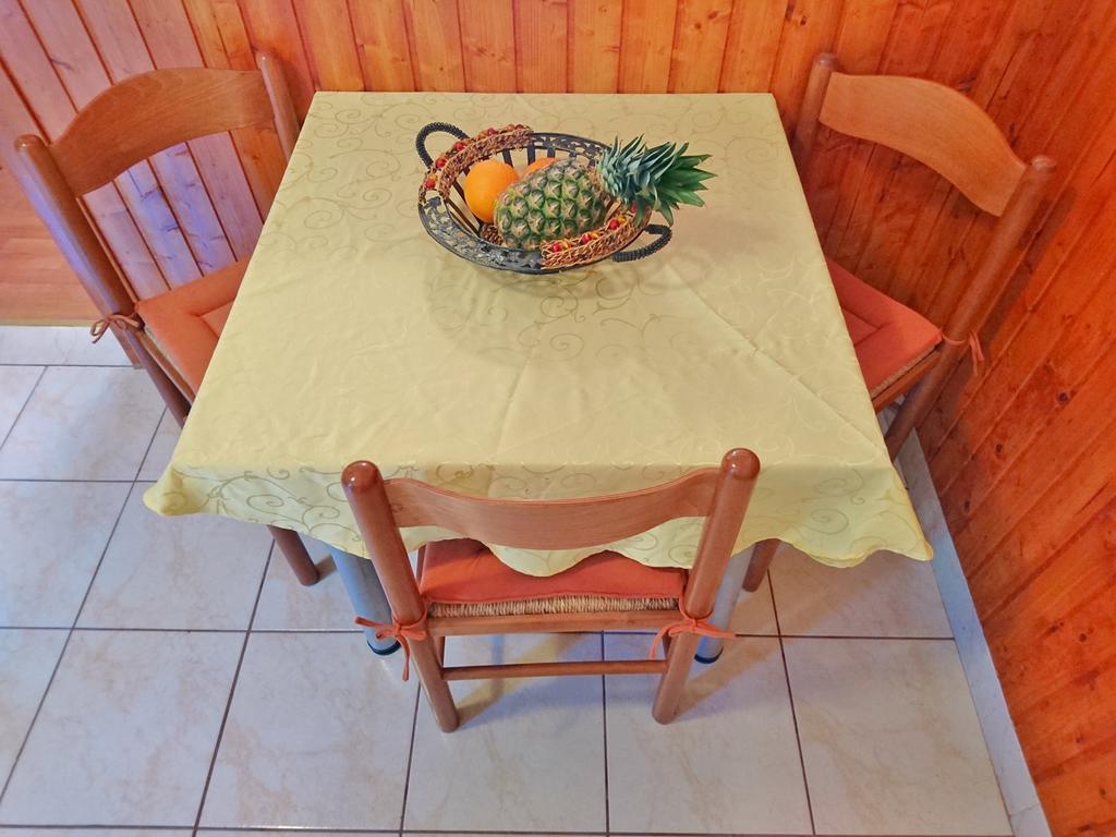 Apartments Radis Затон Екстериор снимка