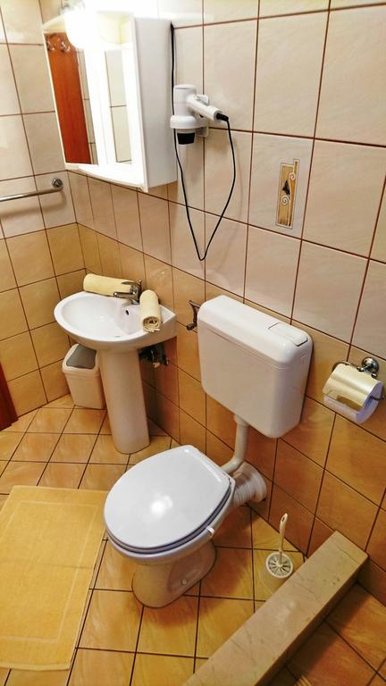 Apartments Radis Затон Екстериор снимка