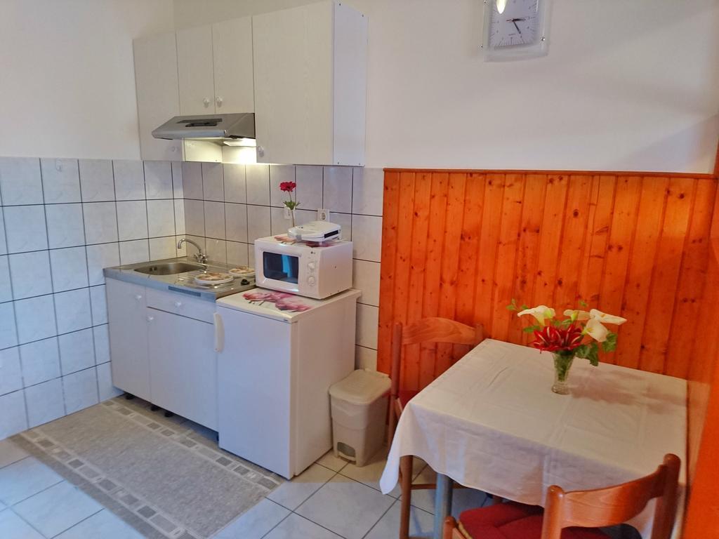 Apartments Radis Затон Екстериор снимка